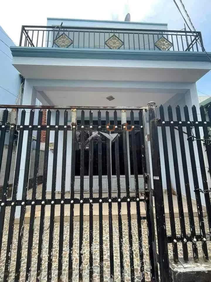 Cho thuê nhà hẻm Đường Lò Lu Quận 9 cũ, TP.HCM – 4 phòng ngủ, giá 6 triệu Cho thuê nhà hẻm Đường Lò Lu Quận 9 cũ, TP.HCM – 4 phòng ngủ, giá 6 triệu
