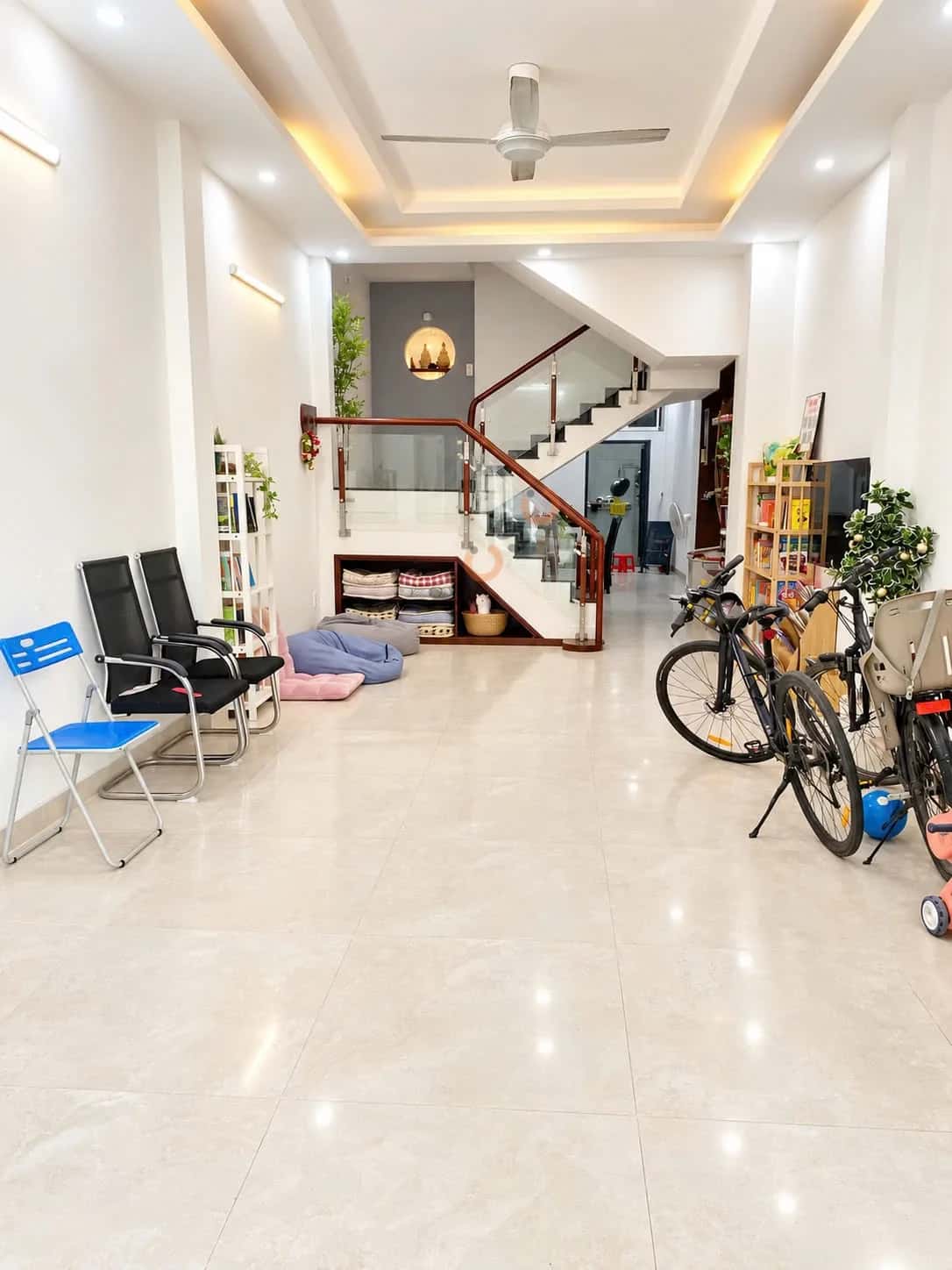 Bán nhà mặt tiền Huỳnh Tấn Phát Quận 7, TP.HCM – 3 phòng ngủ, giá 11 tỷ Bán nhà mặt tiền Huỳnh Tấn Phát Quận 7, TP.HCM – 3 phòng ngủ, giá 11 tỷ