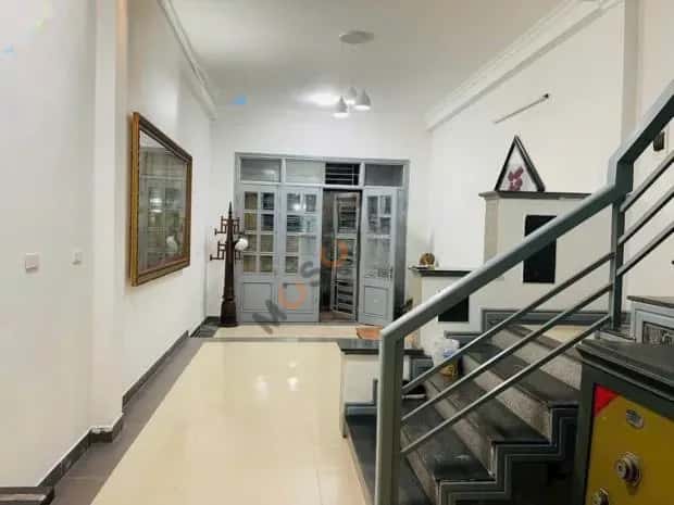 Cho thuê nhà hẻm Đường Nguyễn Hoàng Tôn Tây Hồ, Hà Nội – 2 phòng ngủ, giá 11 triệu