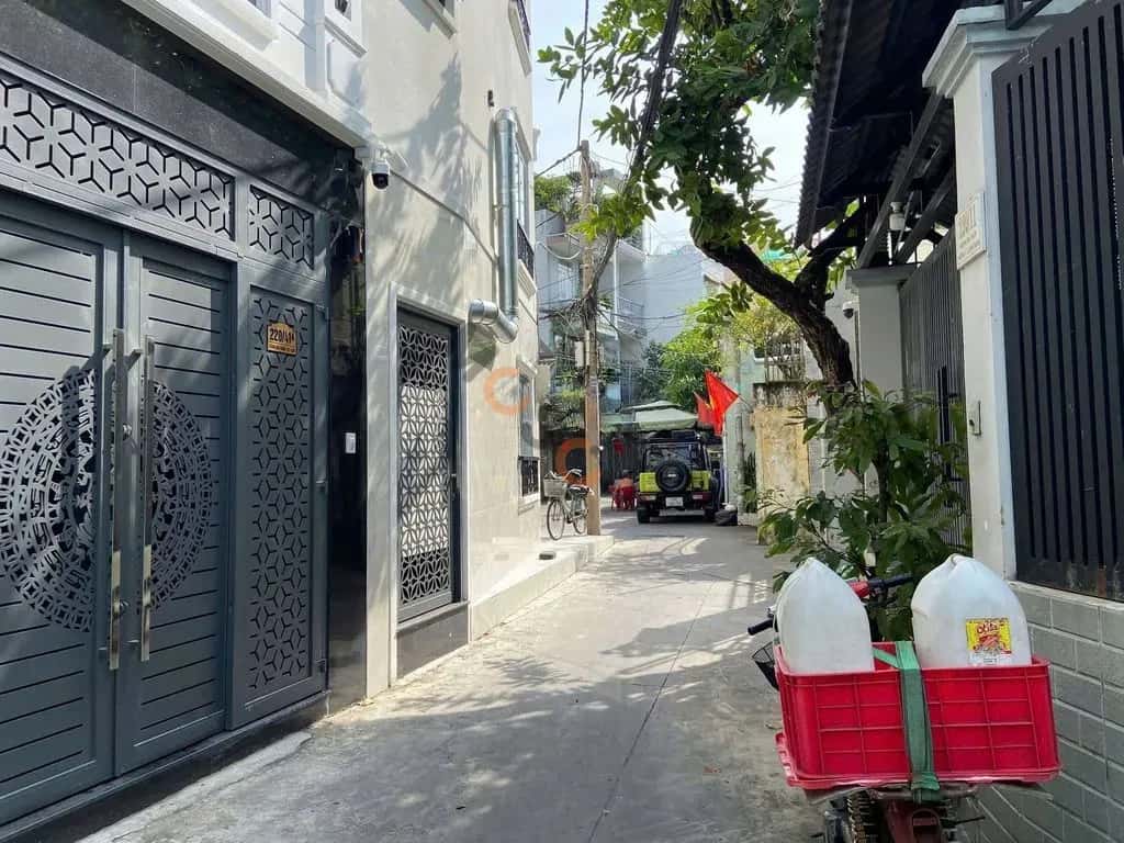 Cho thuê nhà hẻm Đường Nguyễn Trung Trực Quận Bình Thạnh, TP.HCM – 4 phòng ngủ, giá 16.5 triệu