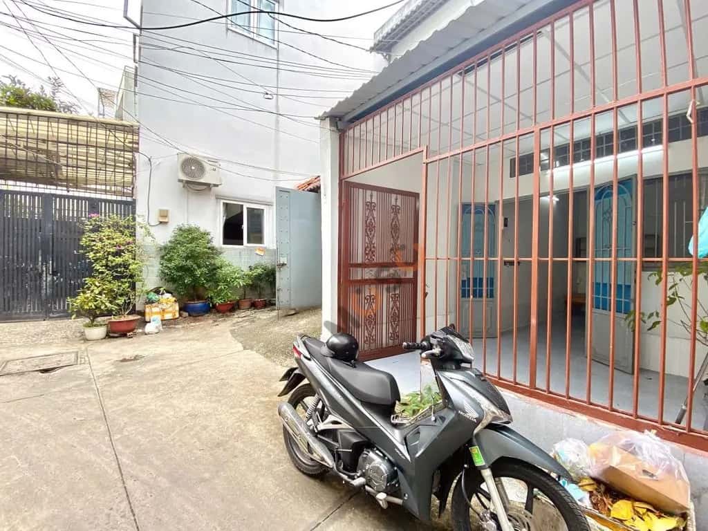 Cho thuê nhà hẻm Đường Nguyễn Trung Trực Quận Bình Thạnh, TP.HCM – 4 phòng ngủ, giá 16.5 triệu — Hình 2