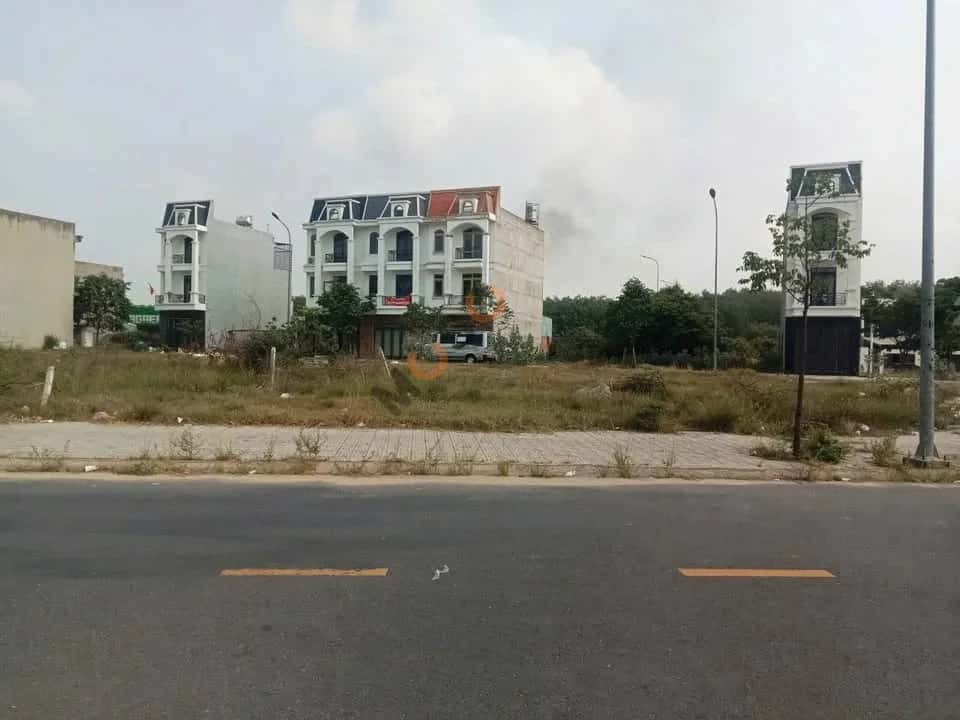 Bán đất nhánh DT742 Thành phố Tân Uyên, Bình Dương – giá 2.8 tỷ Bán đất nhánh DT742 Thành phố Tân Uyên, Bình Dương – giá 2.8 tỷ