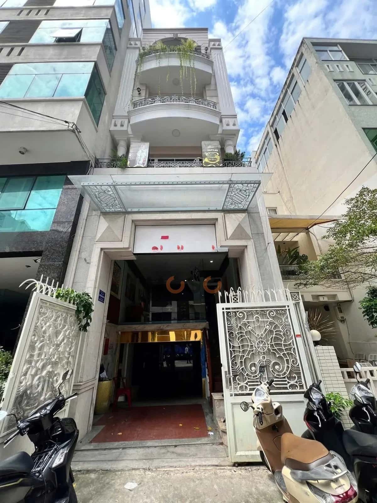 Cho thuê nhà hẻm Đường Nguyễn Bỉnh Khiêm Quận 1, TP.HCM – 7 phòng ngủ, giá 40 triệu