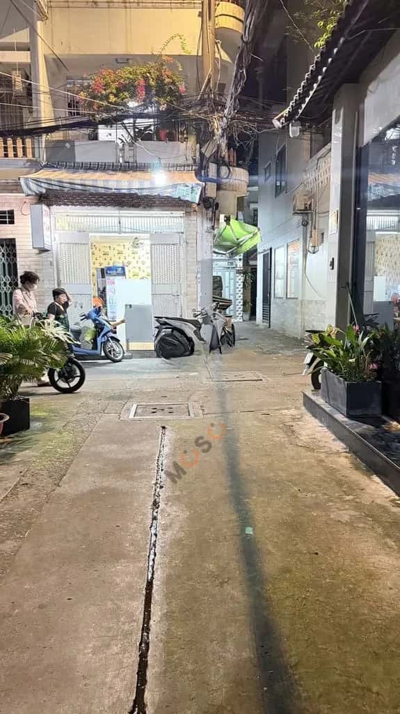 Bán nhà hẻm Đường Trần Hưng Đạo Quận 1, TP.HCM – 2 phòng ngủ, giá 6.8 tỷ — Hình 2 Bán nhà hẻm Đường Trần Hưng Đạo Quận 1, TP.HCM – 2 phòng ngủ, giá 6.8 tỷ — Hình 2