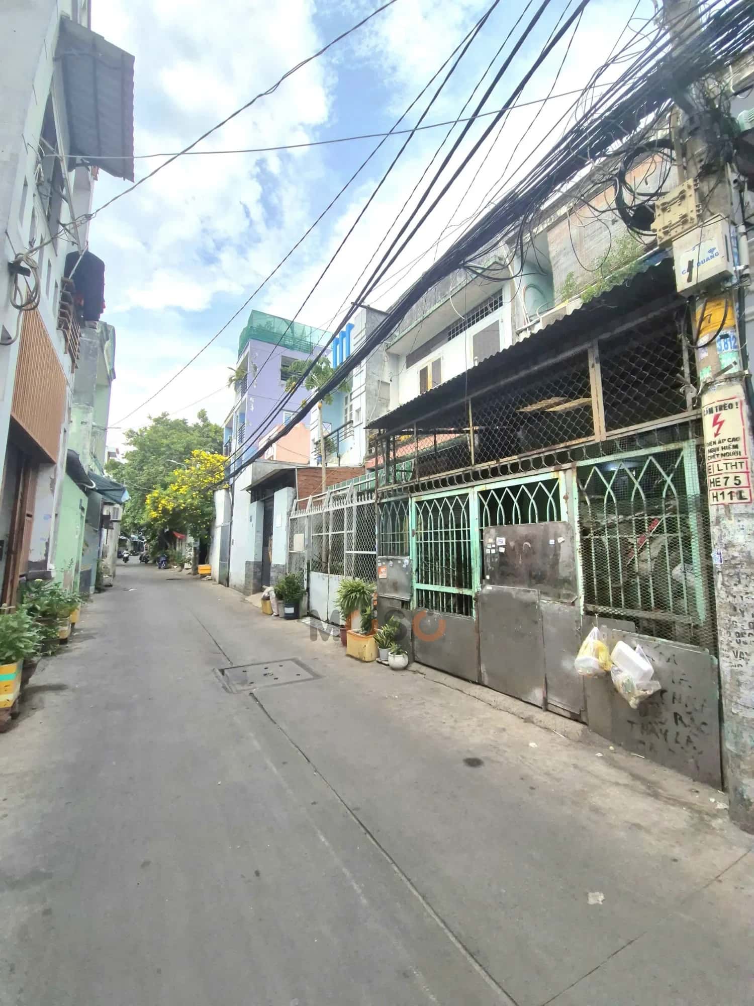 Bán nhà hẻm Lý Thánh Tông Quận Tân Phú, TP.HCM – 2 phòng ngủ, giá 5.9 tỷ Bán nhà hẻm Lý Thánh Tông Quận Tân Phú, TP.HCM – 2 phòng ngủ, giá 5.9 tỷ