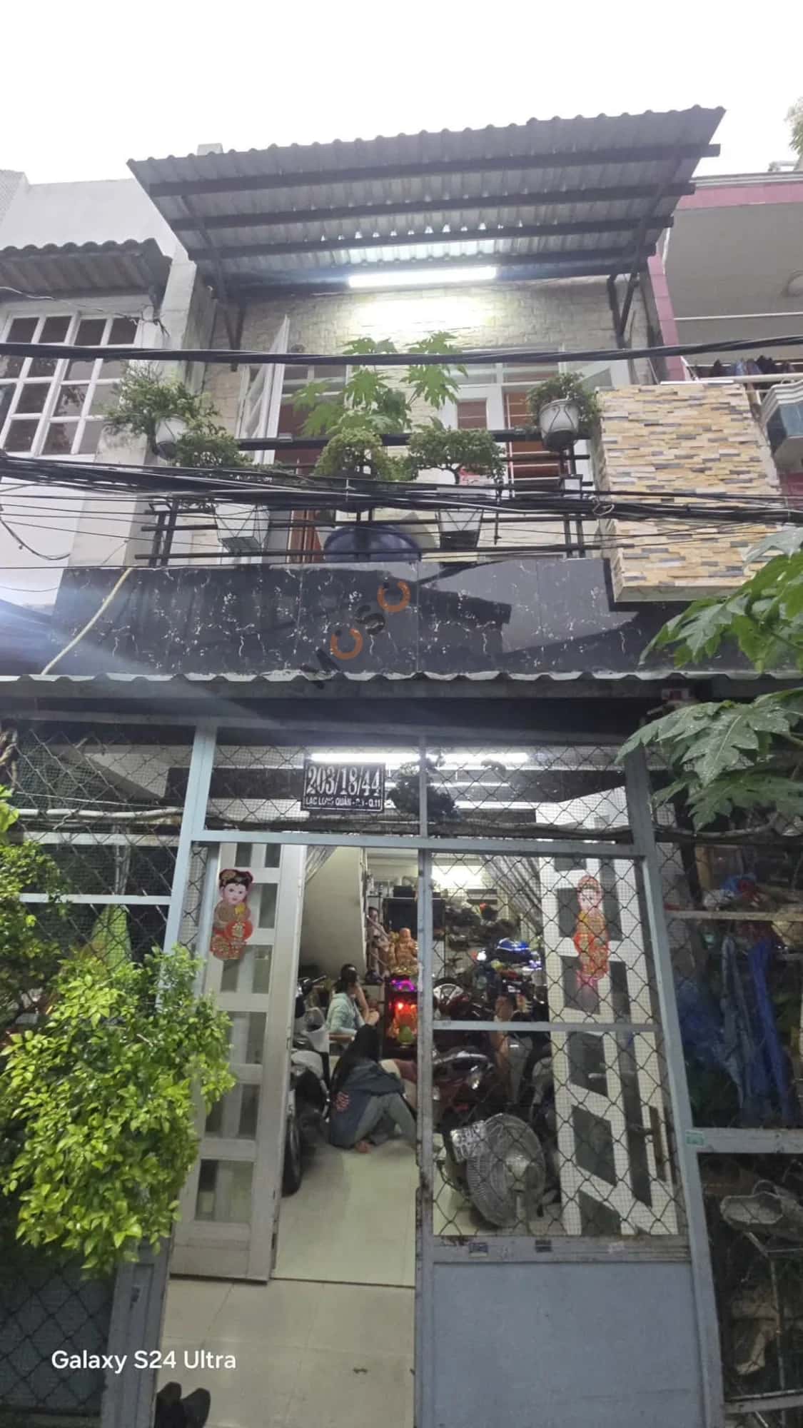 Bán nhà hẻm Lạc Long Quân Quận 11, TP.HCM – 2 phòng ngủ, giá 4.3 tỷ Bán nhà hẻm Lạc Long Quân Quận 11, TP.HCM – 2 phòng ngủ, giá 4.3 tỷ