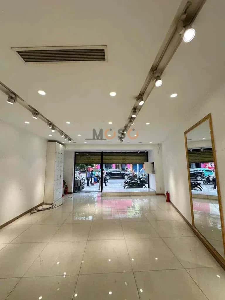 Cho thuê nhà mặt tiền Cách Mạng Tháng Tám Quận 1, TP.HCM – giá 195 triệu — Hình 3 Cho thuê nhà mặt tiền Cách Mạng Tháng Tám Quận 1, TP.HCM – giá 195 triệu — Hình 3
