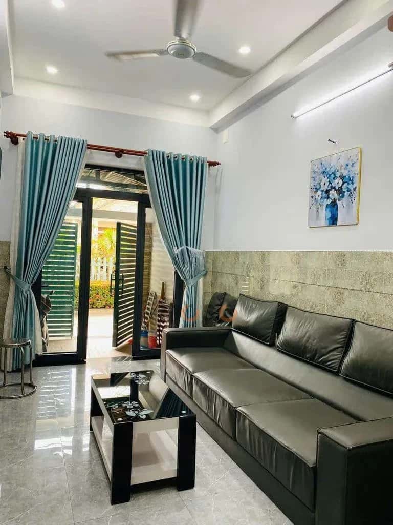 Cho thuê nhà hẻm Đường Vườn Thơm Bình Chánh, TP.HCM – 2 phòng ngủ, giá 5 triệu