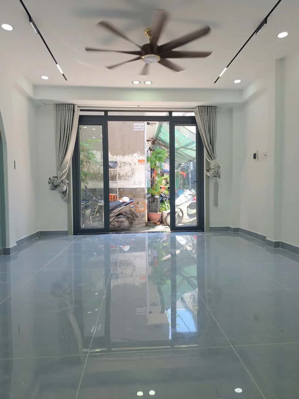 Bán nhà hẻm Trịnh Đình Trọng Quận Tân Phú, TP.HCM – 2 phòng ngủ, giá 4.8 tỷ — Hình 3 Bán nhà hẻm Trịnh Đình Trọng Quận Tân Phú, TP.HCM – 2 phòng ngủ, giá 4.8 tỷ — Hình 3