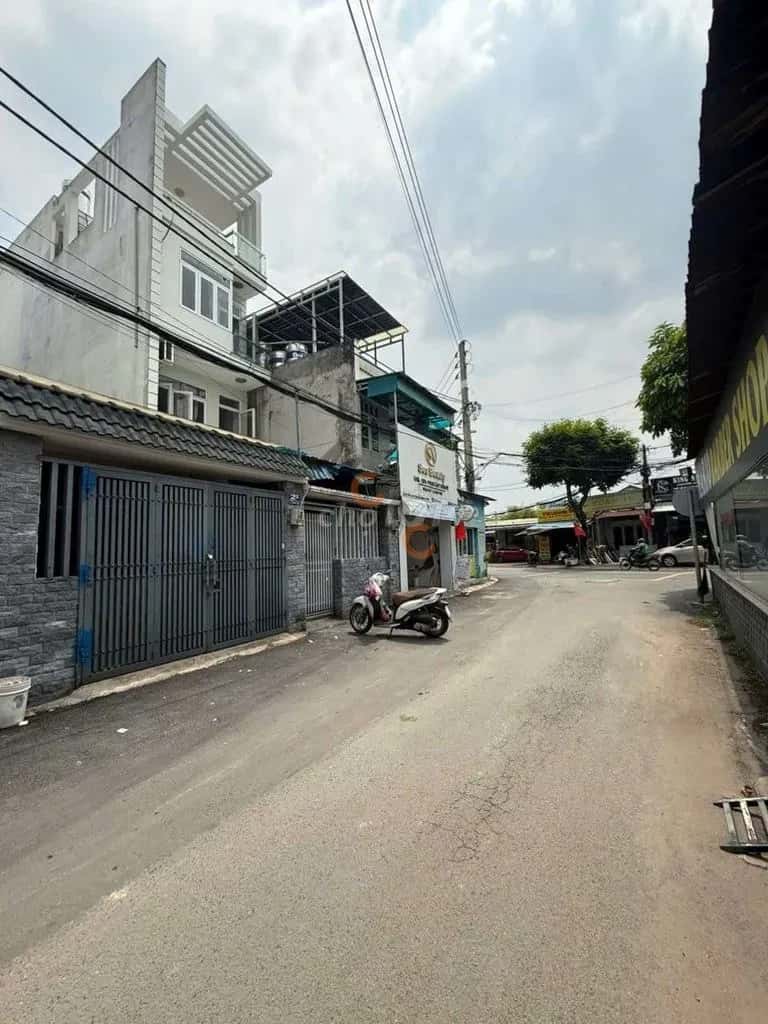 Cho thuê nhà mặt tiền Quận 12, Ho Chi Minh – 4 phòng ngủ, giá 14 triệu — Hình 2