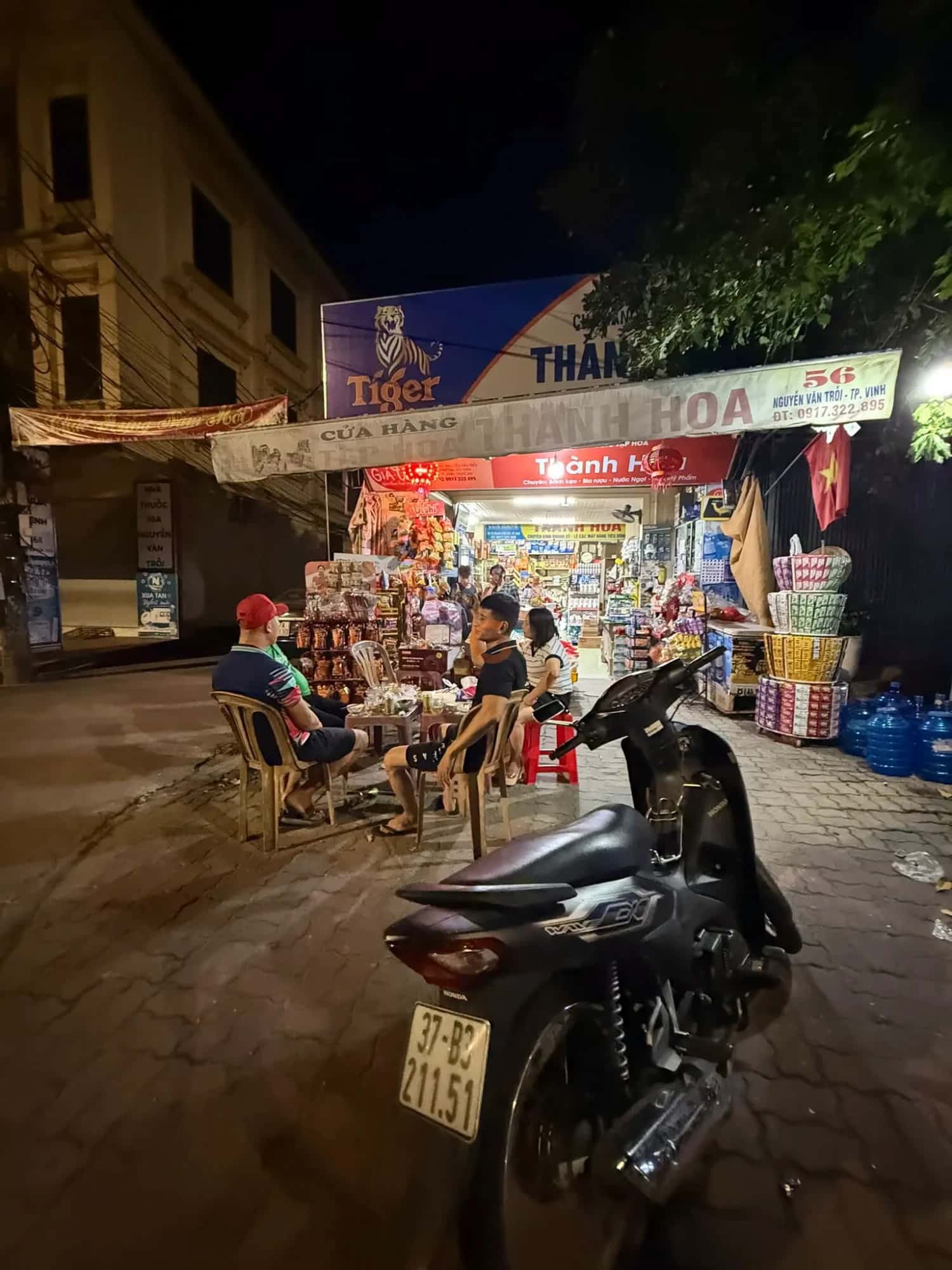 Bán nhà mặt tiền Nguyễn Văn Trỗi Thành phố Vinh, Nghệ An – 2 phòng ngủ, giá 10.6 tỷ Bán nhà mặt tiền Nguyễn Văn Trỗi Thành phố Vinh, Nghệ An – 2 phòng ngủ, giá 10.6 tỷ