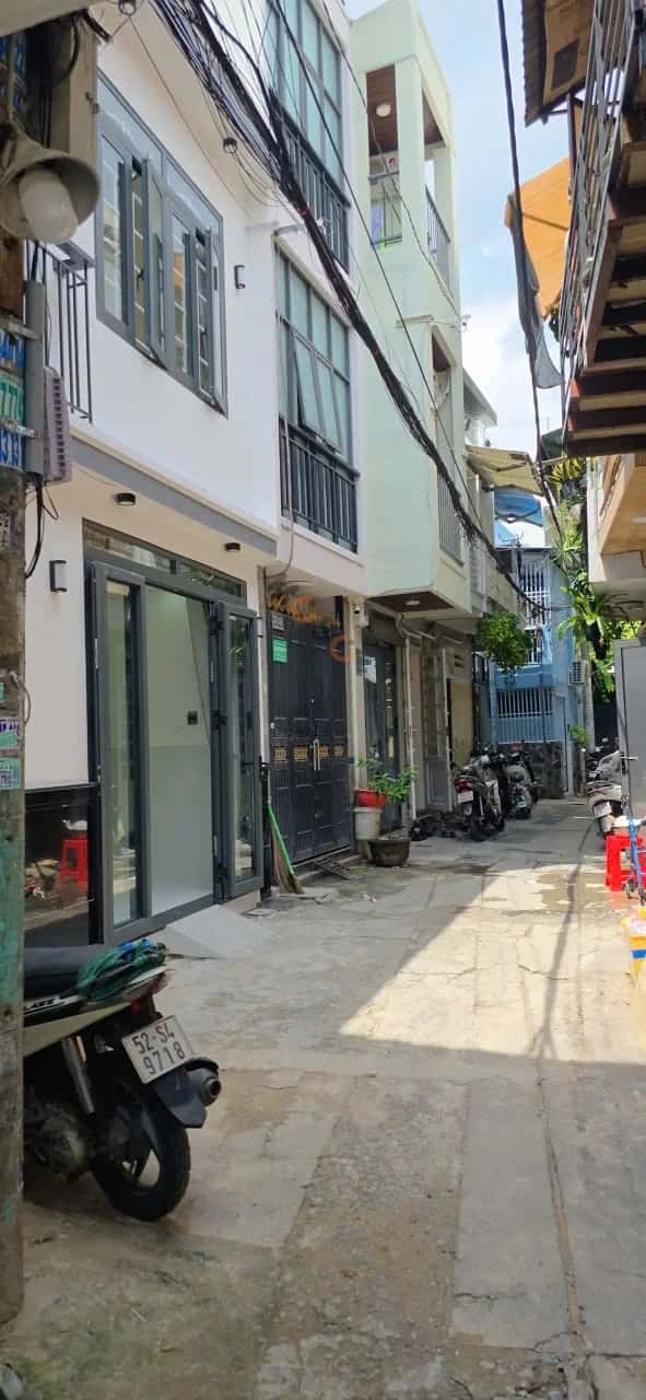 Bán nhà hẻm Lạc Long Quân Quận Tân Bình, TP.HCM – 3 phòng ngủ, giá 5.8 tỷ - ảnh 9