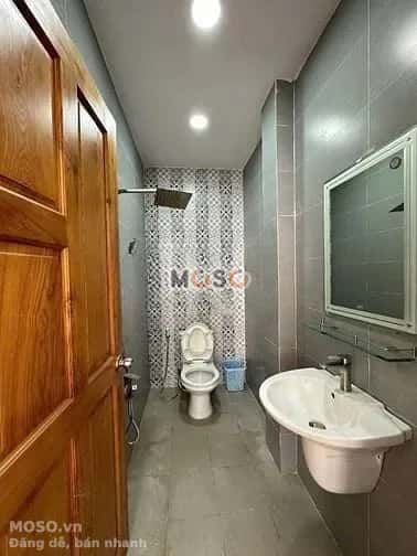 Cho thuê nhà hẻm Lê Thị Chợ Quận 7, TP.HCM – 4 phòng ngủ, giá 20 triệu - ảnh 4