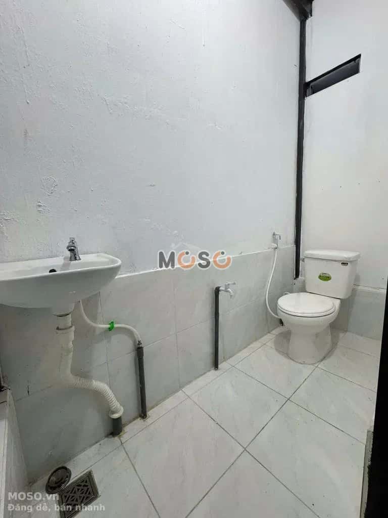 Cho thuê nhà hẻm DC11 Tân Phú, TP.HCM – 6 phòng ngủ, giá 23 triệu - ảnh 1