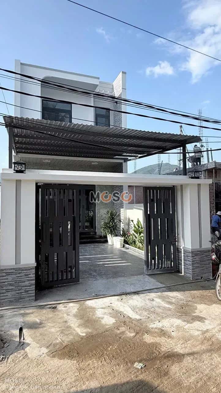 Bán nhà hẻm thôn Đông 1 Huyện Diên Khánh, Khánh Hòa – 3 phòng ngủ, giá 2.3 tỷ - ảnh 1