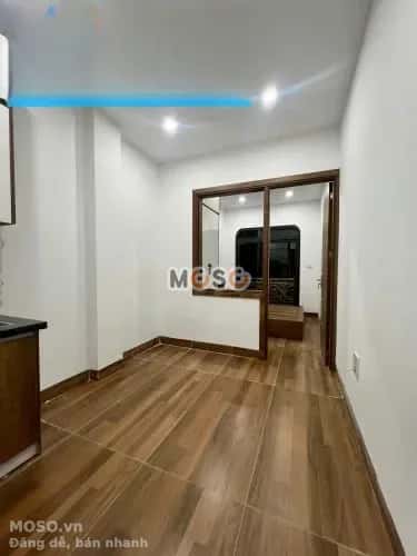Cho thuê căn hộ chung cư Đường Lạc Long Quân Tây Hồ, Hà Nội – 2 phòng ngủ, giá 8 triệu - ảnh 2