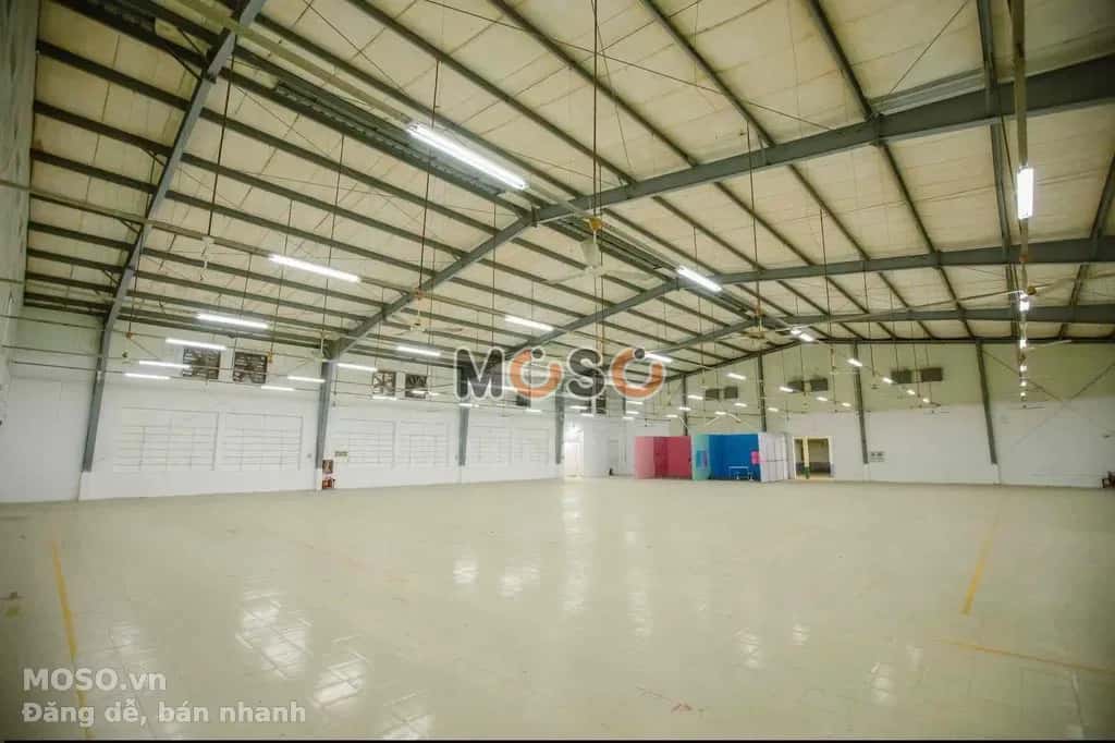 Cho thuê nhà mặt tiền Lã Xuân Oai Quận 9 cũ, TP.HCM – giá 160 triệu - ảnh 1