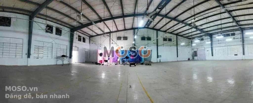 Cho thuê nhà mặt tiền Lã Xuân Oai Quận 9 cũ, TP.HCM – giá 160 triệu - ảnh 2