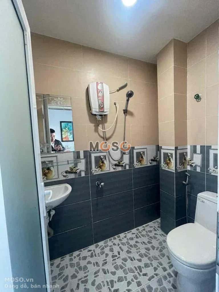 Cho thuê nhà mặt tiền Quốc lộ 13 Quận Bình Thạnh, TP.HCM – 10 phòng ngủ, giá 65 triệu - ảnh 2