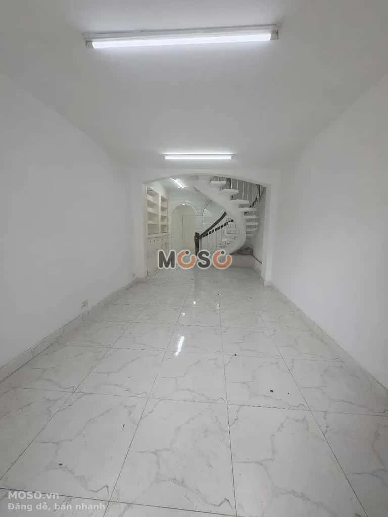 Cho thuê nhà mặt tiền Đường Ngô Quyền Quận 10, TP.HCM – 7 phòng ngủ, giá 26 triệu - ảnh 1