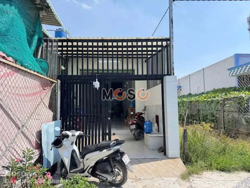 Bán nhà hẻm nhánh Tỉnh Lộ 10 Huyện Đức Hòa, Long An – 2 phòng ngủ, giá 1.4 tỷ - ảnh 1