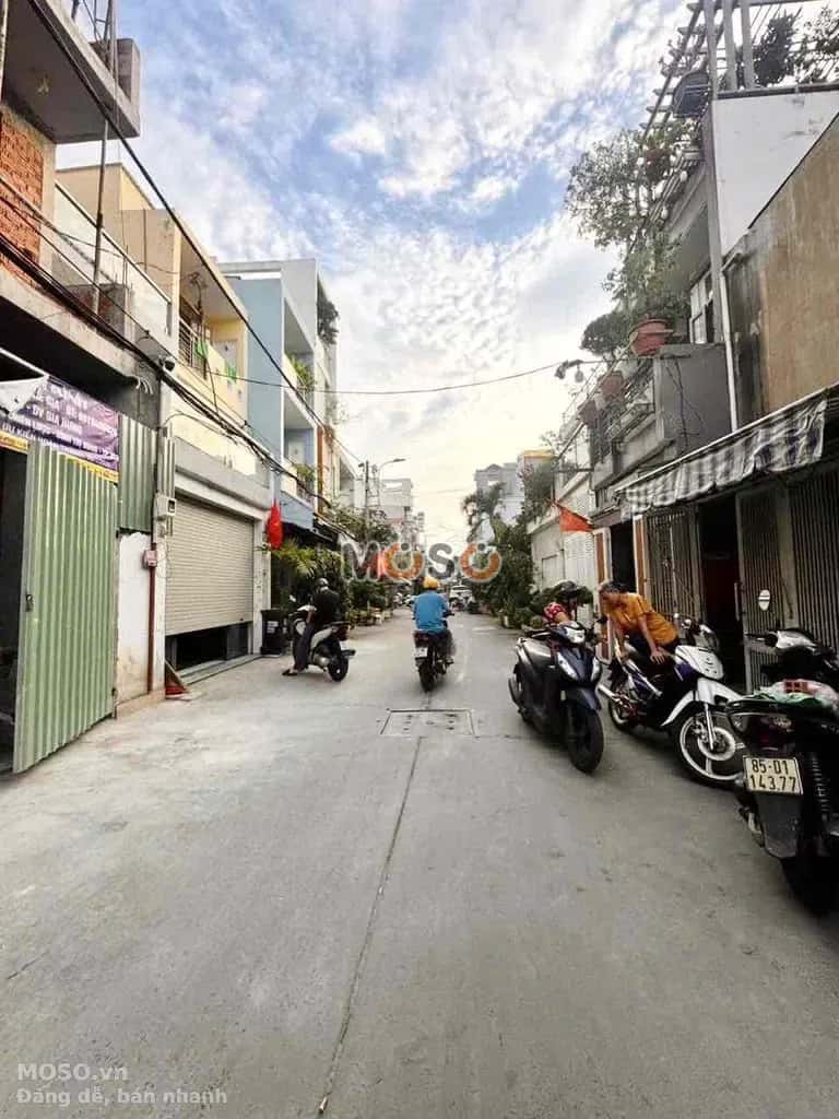 Bán nhà hẻm Ngay Sát Bên Quận 6 Quận 6, TP.HCM – 2 phòng ngủ, giá 2 tỷ - ảnh 1