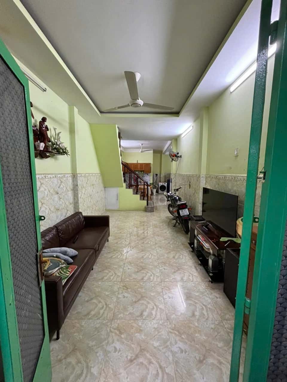 Bán nhà hẻm 240/11/10 Cách Mạng Tháng Tám Quận 3, TP.HCM – 2 phòng ngủ, giá 6.3 tỷ — Hình 2 Bán nhà hẻm 240/11/10 Cách Mạng Tháng Tám Quận 3, TP.HCM – 2 phòng ngủ, giá 6.3 tỷ — Hình 2