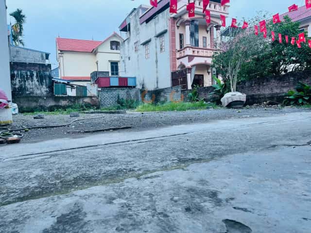 Plot of land 82.4 m² · phố Thọ Sơn