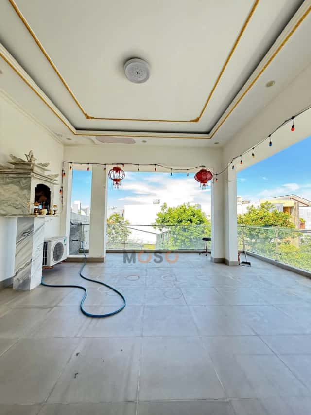 Nhà phố 245 m² · 5 PN · Đoàn Hữu Trưng