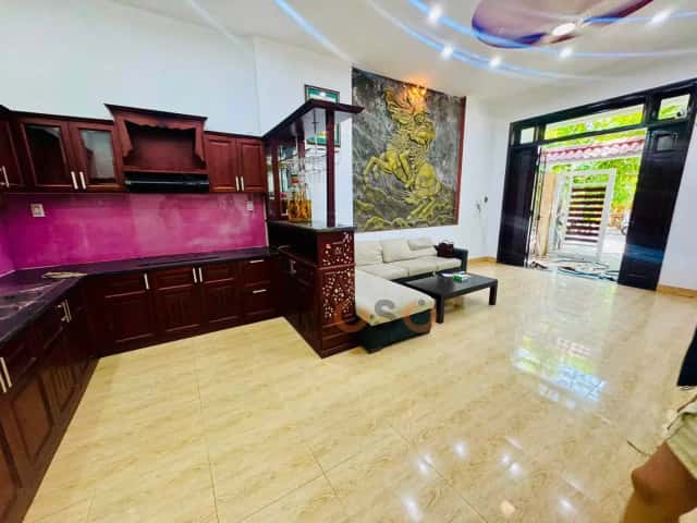 Townhouse 100 m² · 2 bed · Hòa Bình 2
