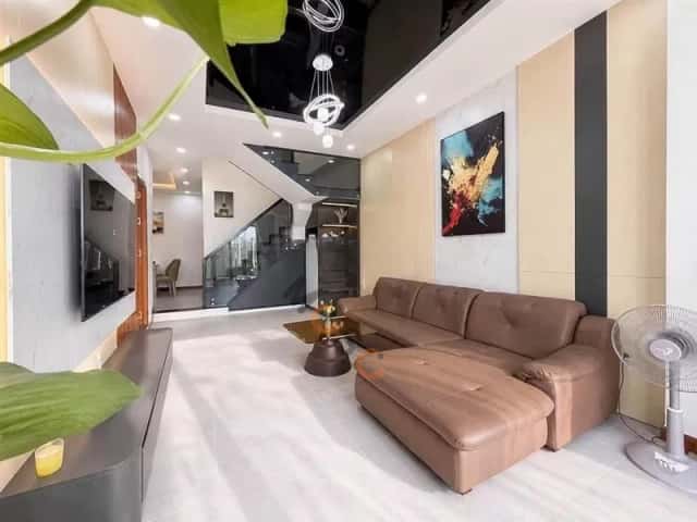 Nhà phố 108 m² · 2 PN · Phạm Văn Bạch
