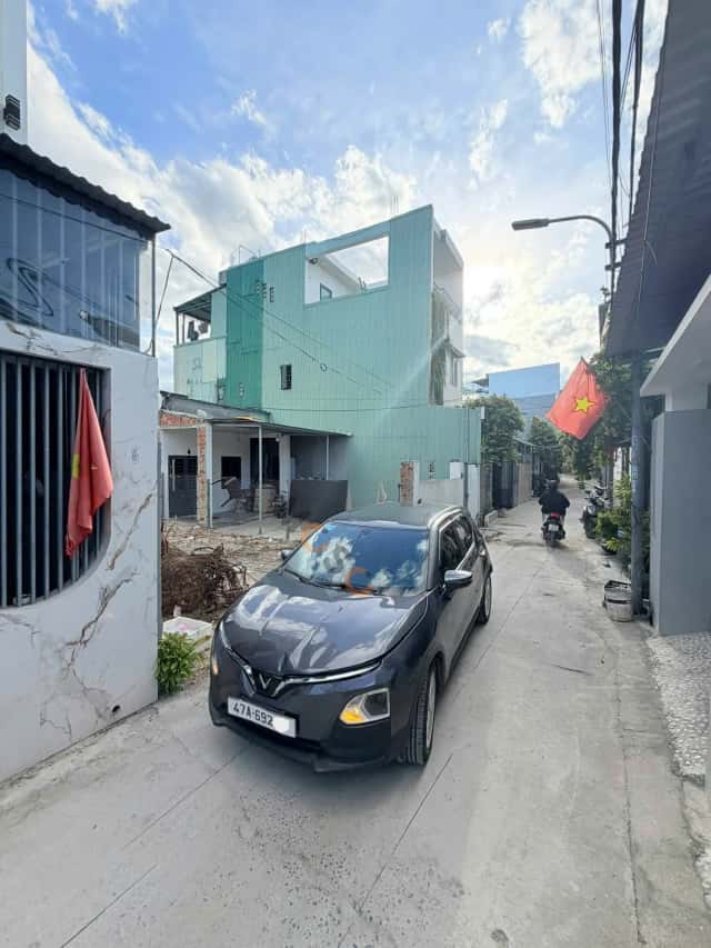 Plot of land 105.7 m² · Kiệt 82 Nguyễn Chánh
