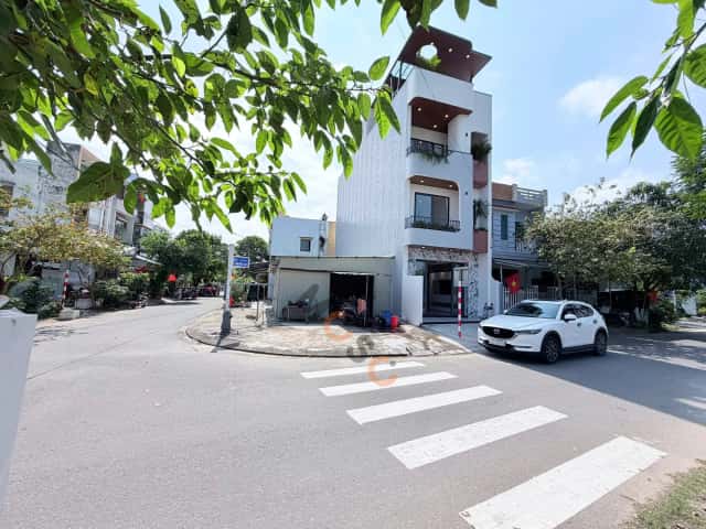 Townhouse 77.5 m² · 3 bed · Trần Bích San