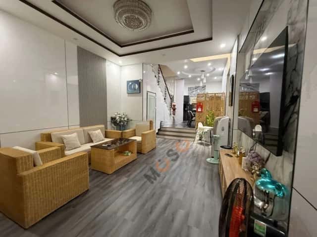Nhà phố 90 m² · 3 PN · Ỷ Lan Nguyên Phi