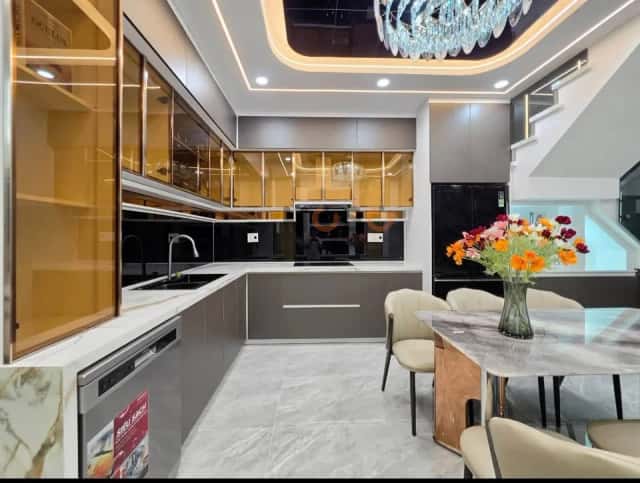 Townhouse 81 m² · 4 bed · Hòa Minh 23