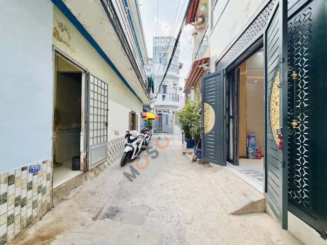 Townhouse 30.7 m² · 3 bed · Nguyễn Văn Khối