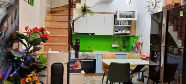 Nhà phố 30 m² · 2 PN · Phố Khương Trung