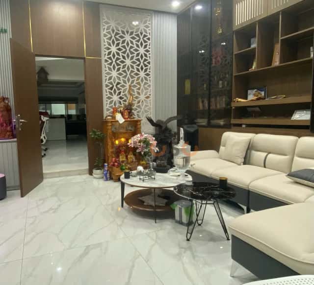 Townhouse 117 m² · 5 bed ·  Nam Sơn 4