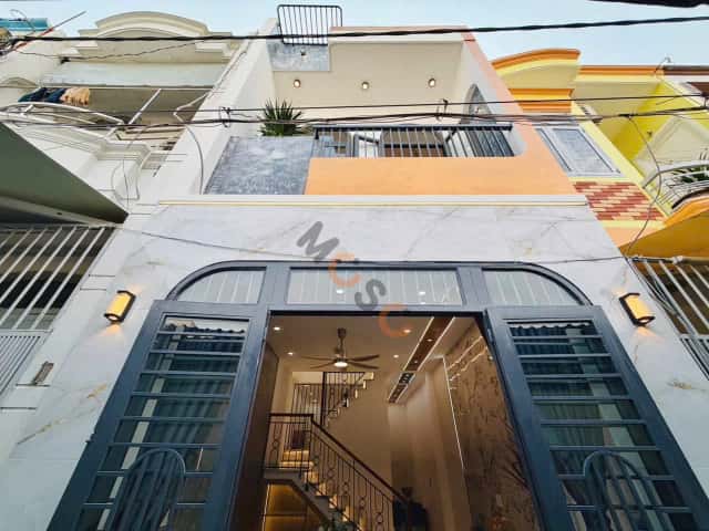 Townhouse 32 m² · 2 bed · Quang trung