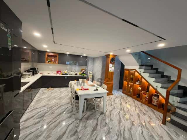 Nhà phố 87,3 m² · 4 PN · Lê Quang Định