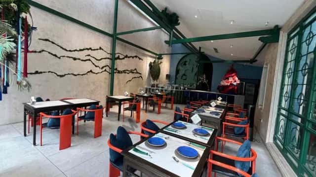 Nhà phố 320 m² · Tú Xương