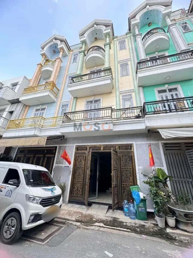 Townhouse 240 m² · 5 bed · Hương Lộ 2