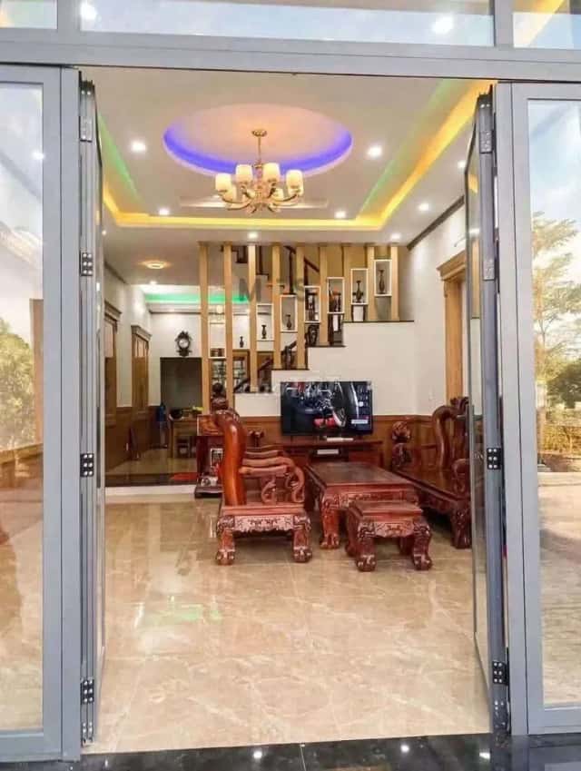 Nhà phố 72 m² · 3 PN · Quốc lộ 1A