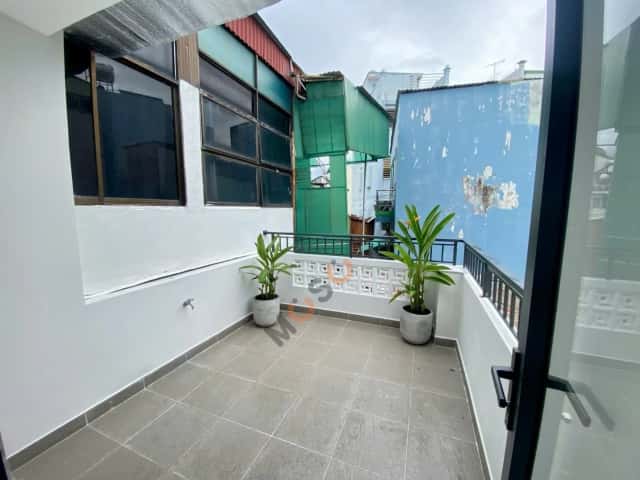 Nhà phố 23,6 m² · 3 PN · đường Lạc Long Quân