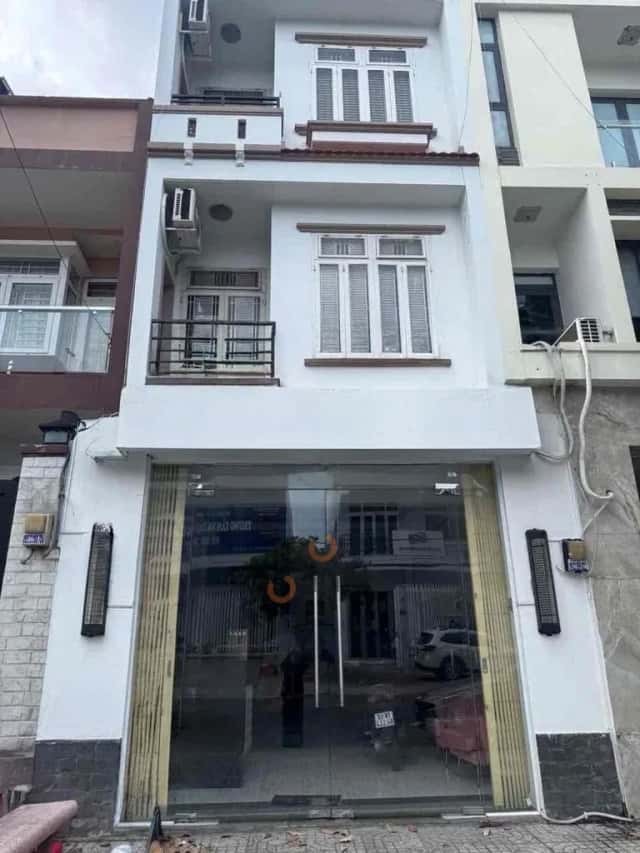 Townhouse 90 m² · 4 bed · Đường Trần Văn Giàu