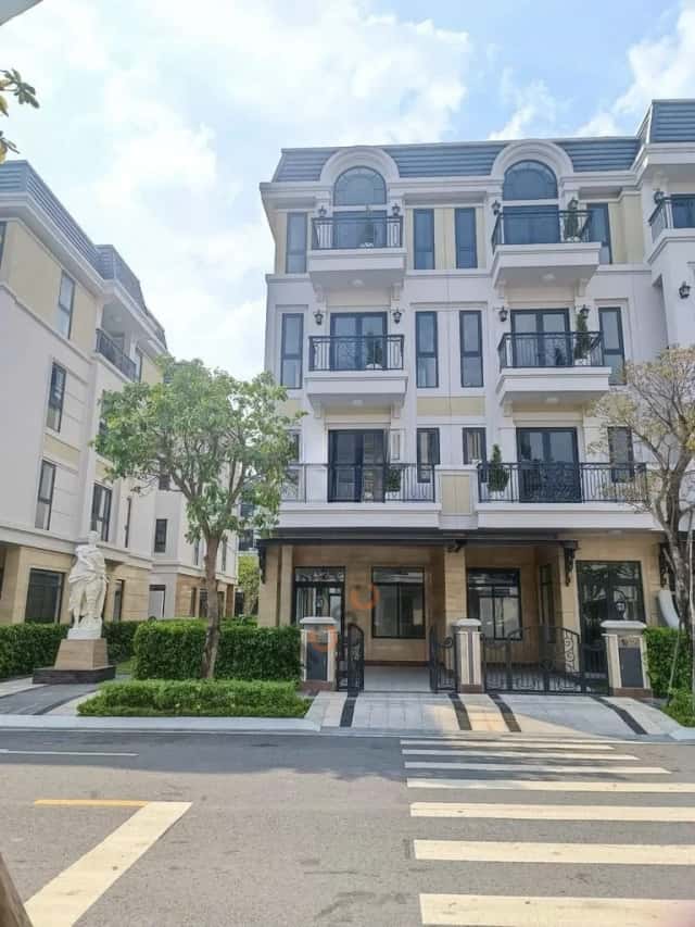 Nhà phố 133 m² · 5 PN · đường D2