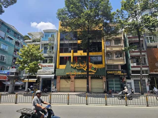 Nhà phố 1000 m² · Đường 3 Tháng 2