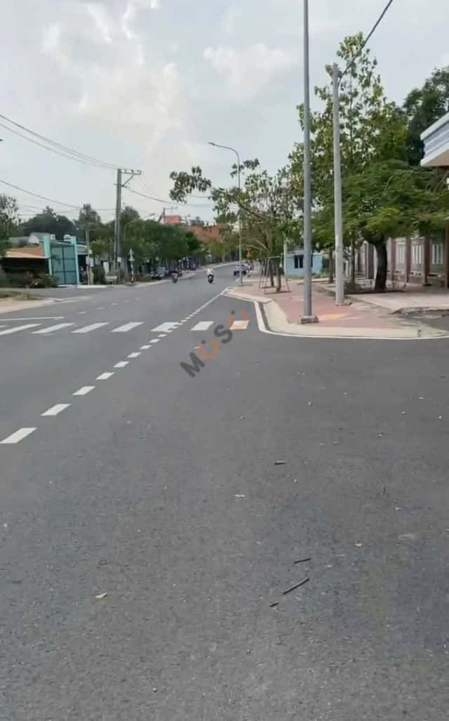 Đất 83,3 m² · Bùi Ngọc Thu