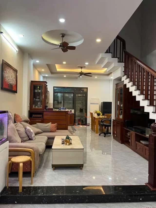 Townhouse 100 m² · 3 bed · Hoàng Thế Thiện