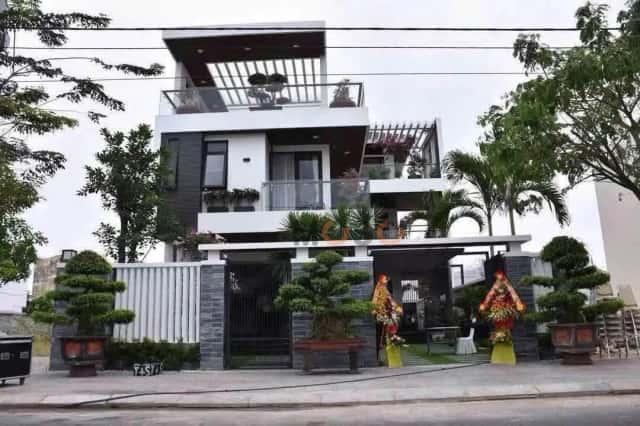 Nhà phố 300 m² · 4 PN · Hòa Xuân